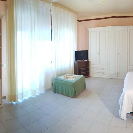 Stylish Apt Terina - Le Lincelle, Lamezia - Bright, Spacious, Elegant And With Terrace サンテウフェミア・ラメーツィア エクステリア 写真