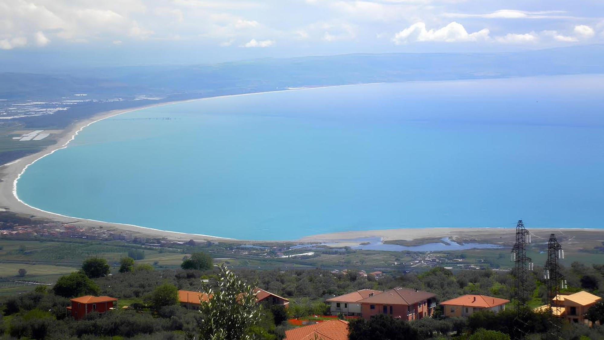 Stylish Apt Terina - Le Lincelle, Lamezia - Bright, Spacious, Elegant And With Terrace サンテウフェミア・ラメーツィア エクステリア 写真