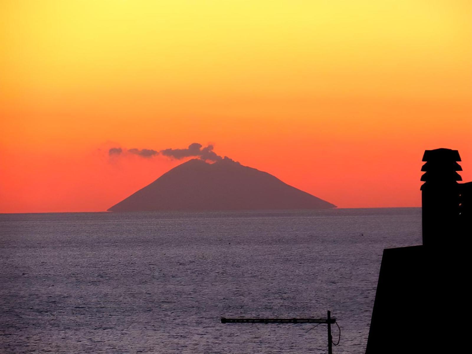 Stylish Apt Terina - Le Lincelle, Lamezia - Bright, Spacious, Elegant And With Terrace サンテウフェミア・ラメーツィア エクステリア 写真